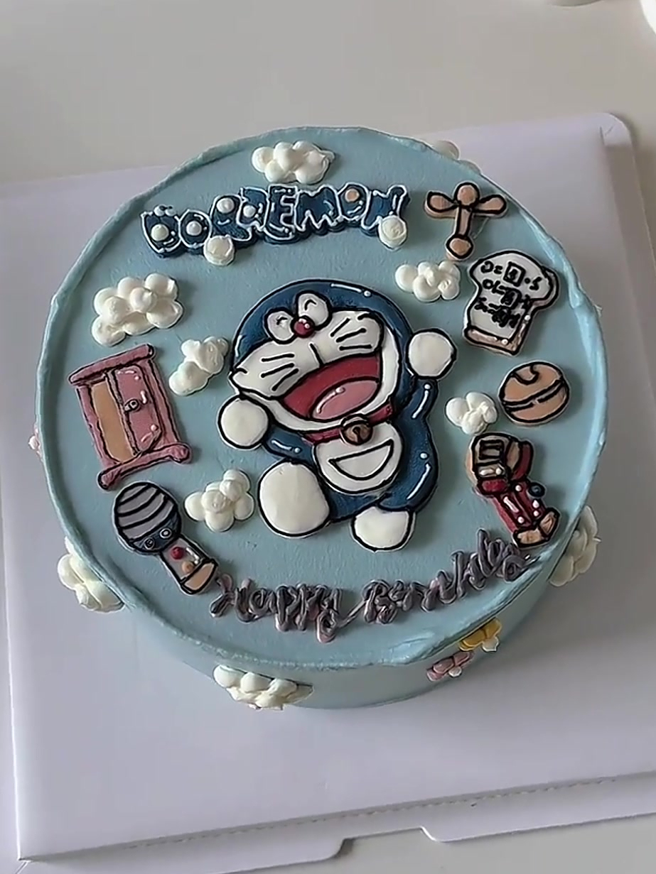 沉浸式制作哆啦A梦蛋糕