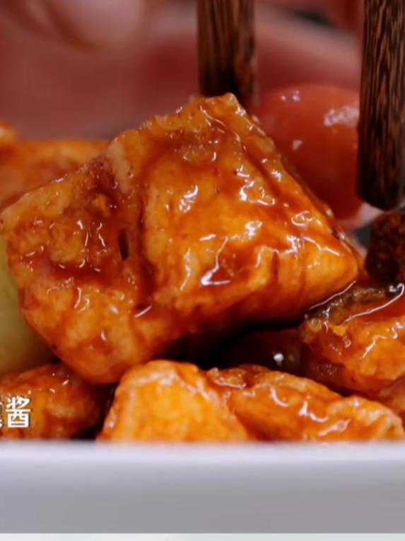 比豆腐还滑嫩的鳕鱼,裹上一层生粉,口感极为细腻!丨中餐厅8