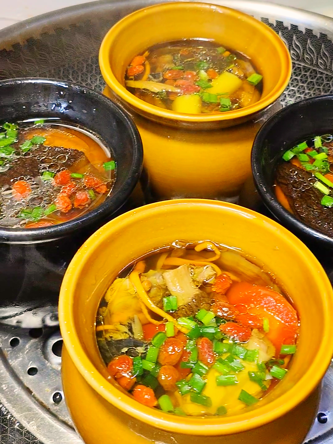 家里有孩子可以多做这个瓦罐汤,清淡营养,好喝还不油腻