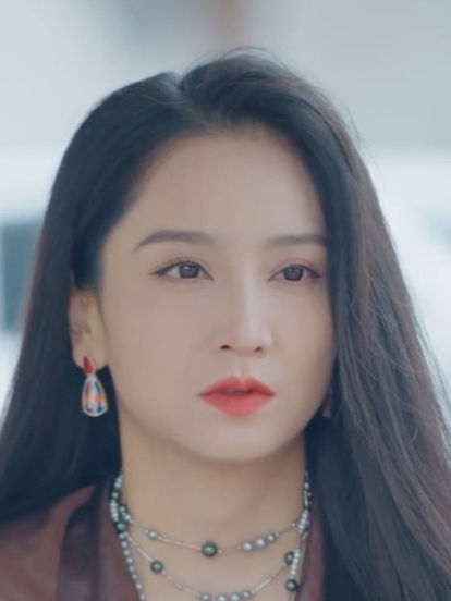 母亲每天大鱼大肉,却让正在长身体的女儿吃咸菜馒头