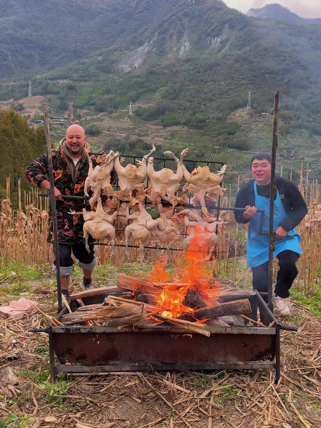 人生幸事,八九不离食,朋友结婚帮忙烤点鸡羊做宵夜