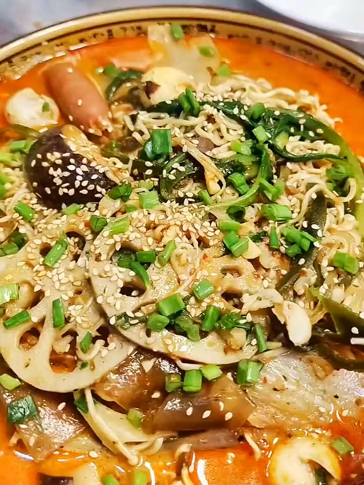 有这一袋麻辣香锅料,冒菜做起来特别简单,麻辣鲜香