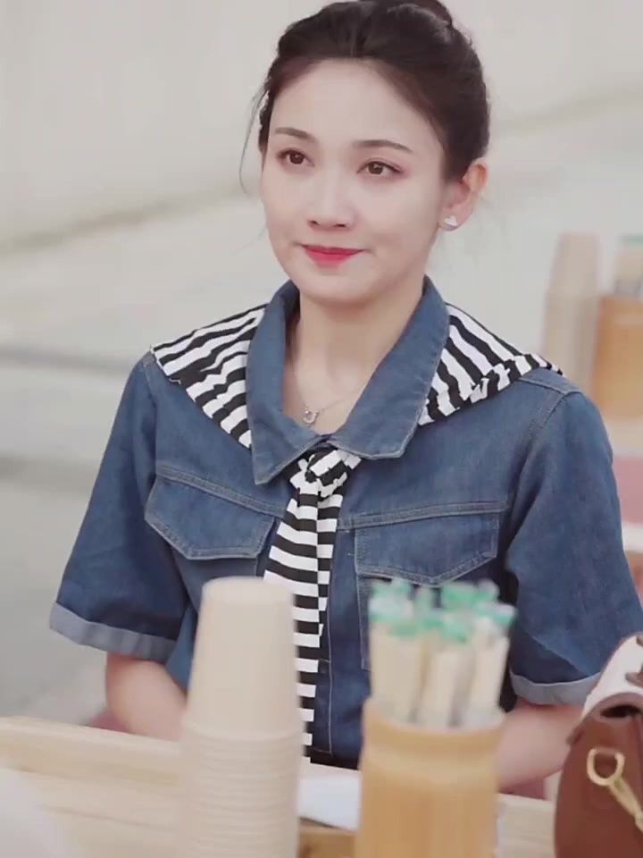 身价千亿的豪门夫人摆摊卖麻辣烫