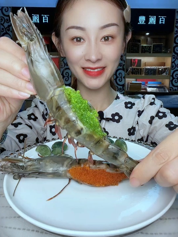 鱼籽开背夹馅虾,开胃腊八蒜