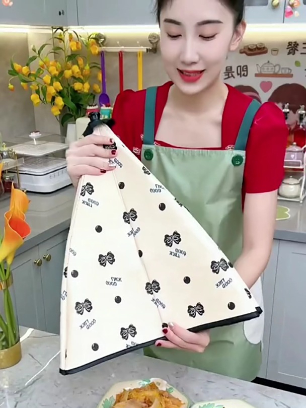天冷了做好的饭菜容易凉,试试这个 折叠保温菜罩 有效保温 过年