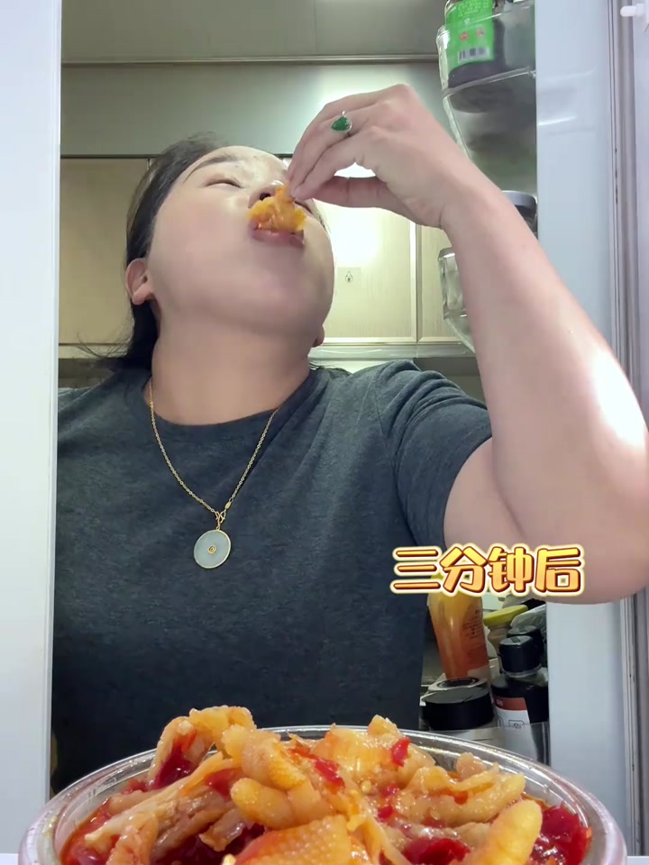 脱骨侠无骨鸡爪:个大肉厚的酸辣诱惑