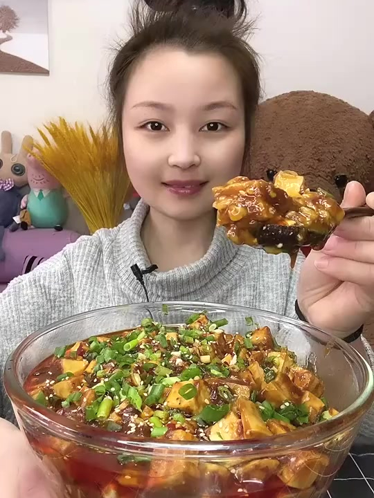 美食吃播:麻婆豆腐盖饭