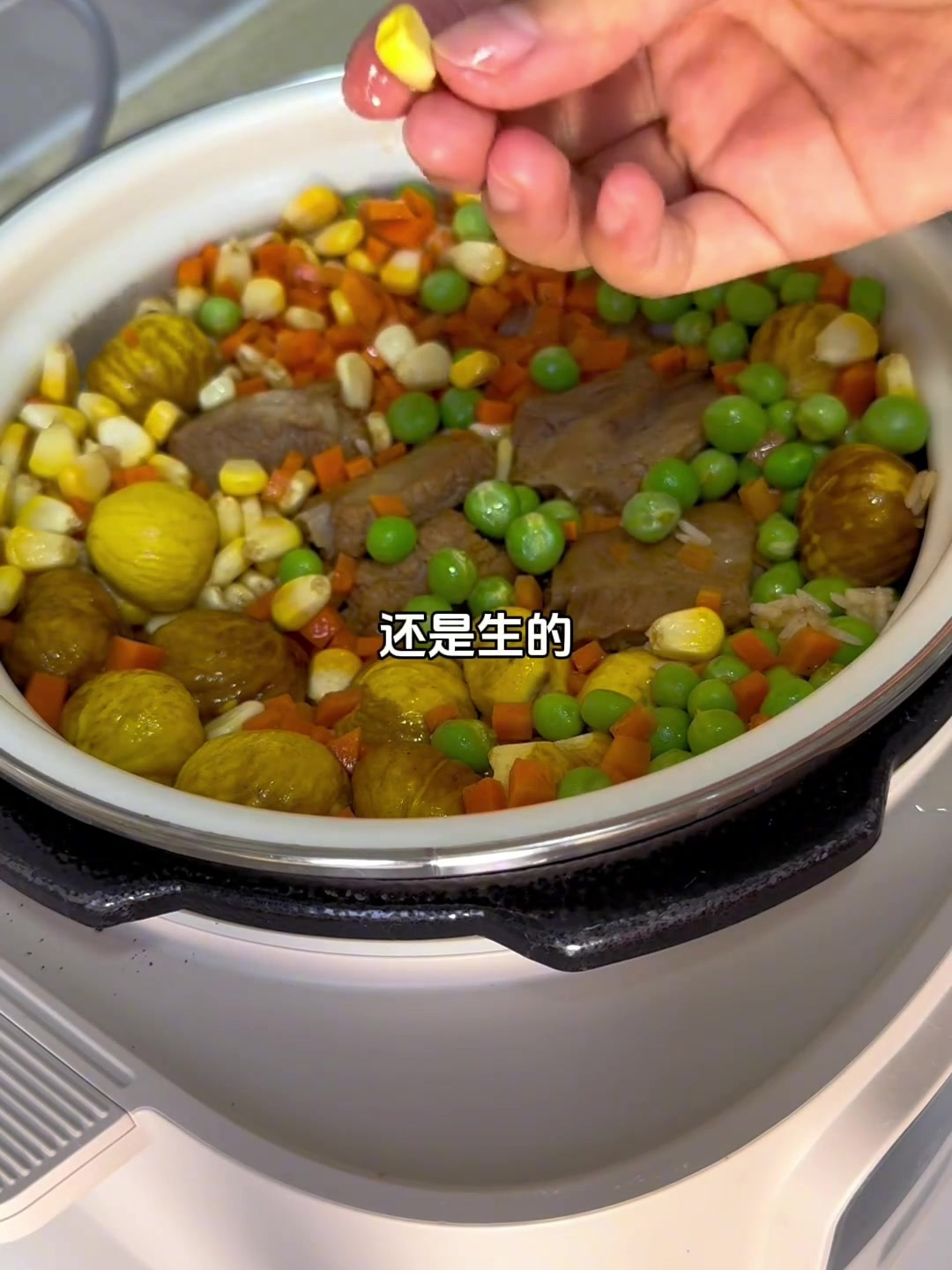 ②娘仨的晚餐:排骨板栗焖饭、鲫鱼豆腐汤~