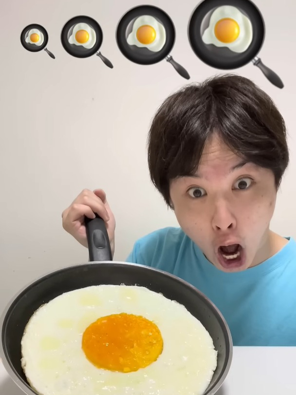 试吃大小不同的煎蛋与表情包
