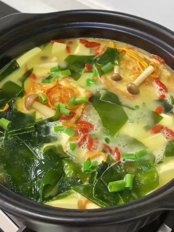 裙带菜来咯,做个裙带菜炒肉吧!