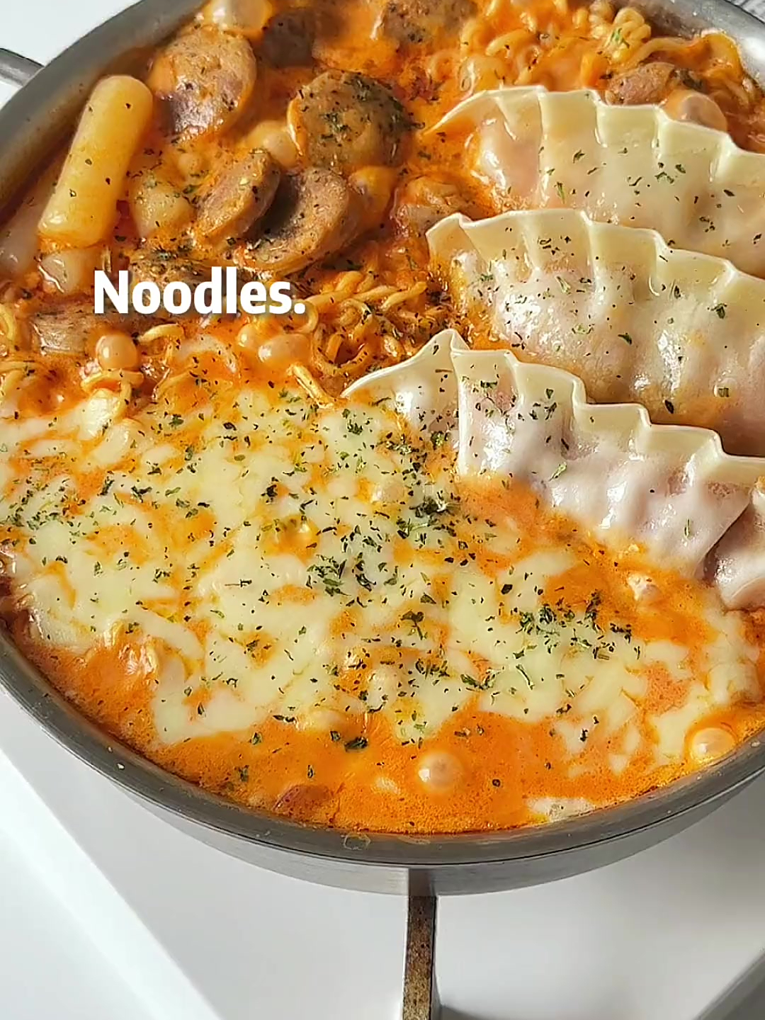 韩式辣奶油煎饺芝士面,浓郁又黏糊糊巨好吃