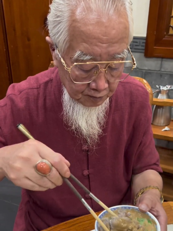 老北京铜锅涮肉,真地道!