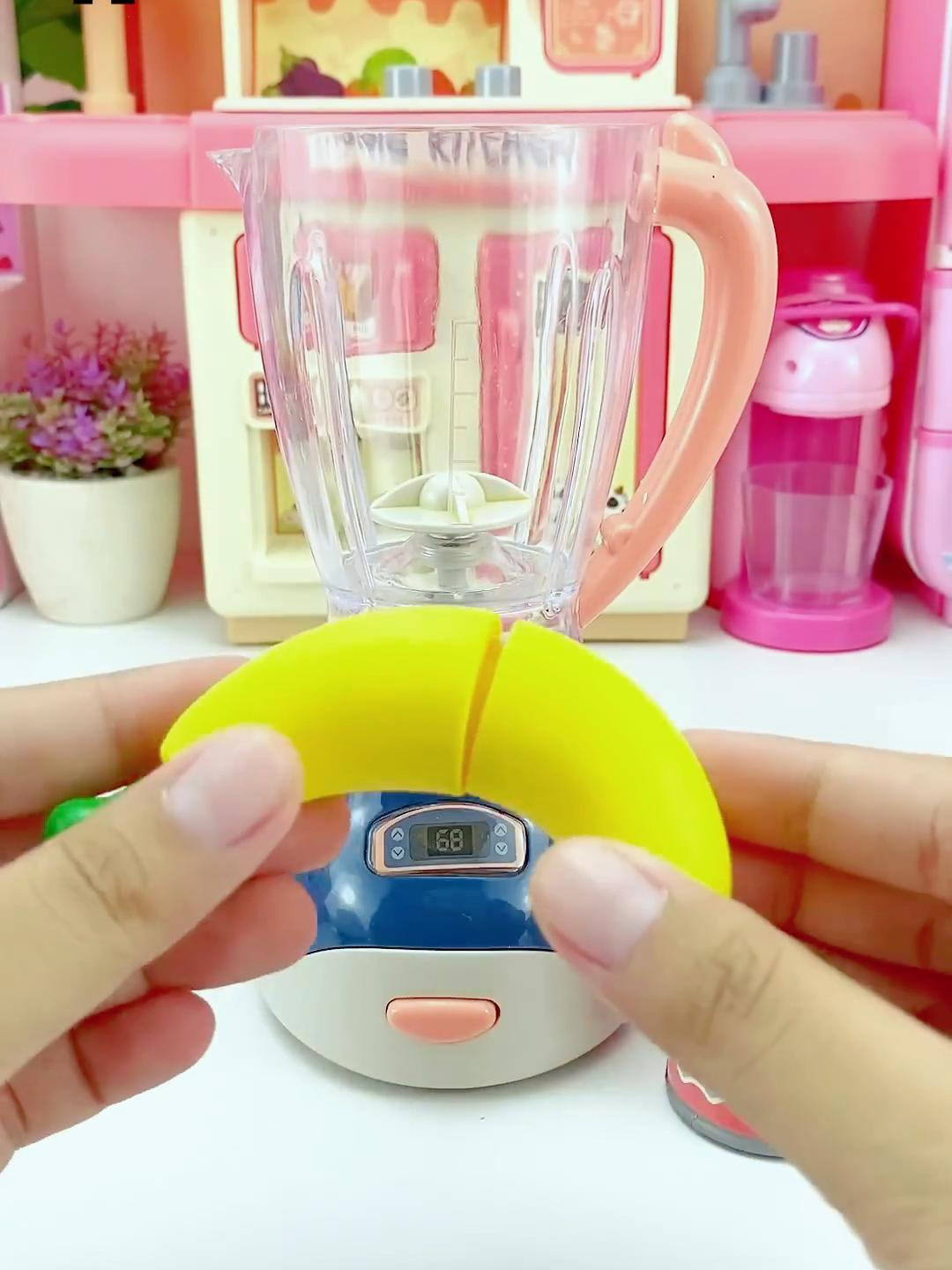 榨一杯香蕉奶茶喝