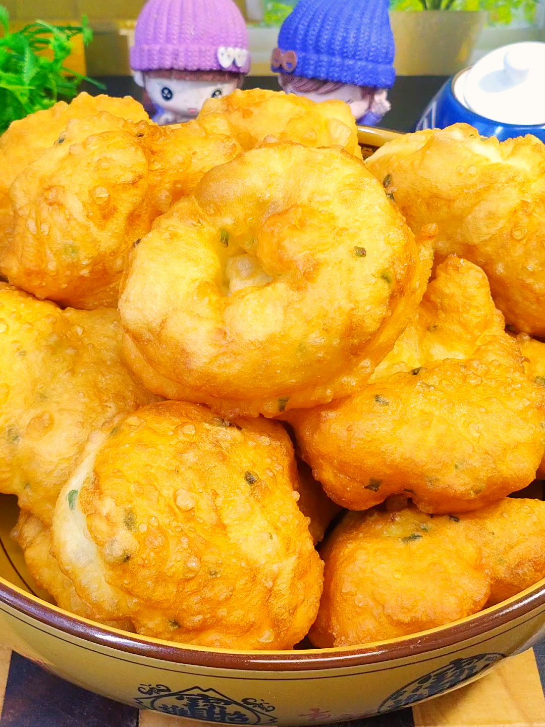 筷子搅一搅就能做的油馍头,蓬松酥脆,个个空心,太香了