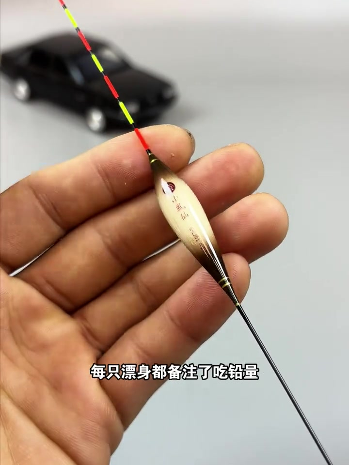 这才是冬季钓鲫鱼该用的浮漂,出口干脆又利落,非常适合钓小鱼!