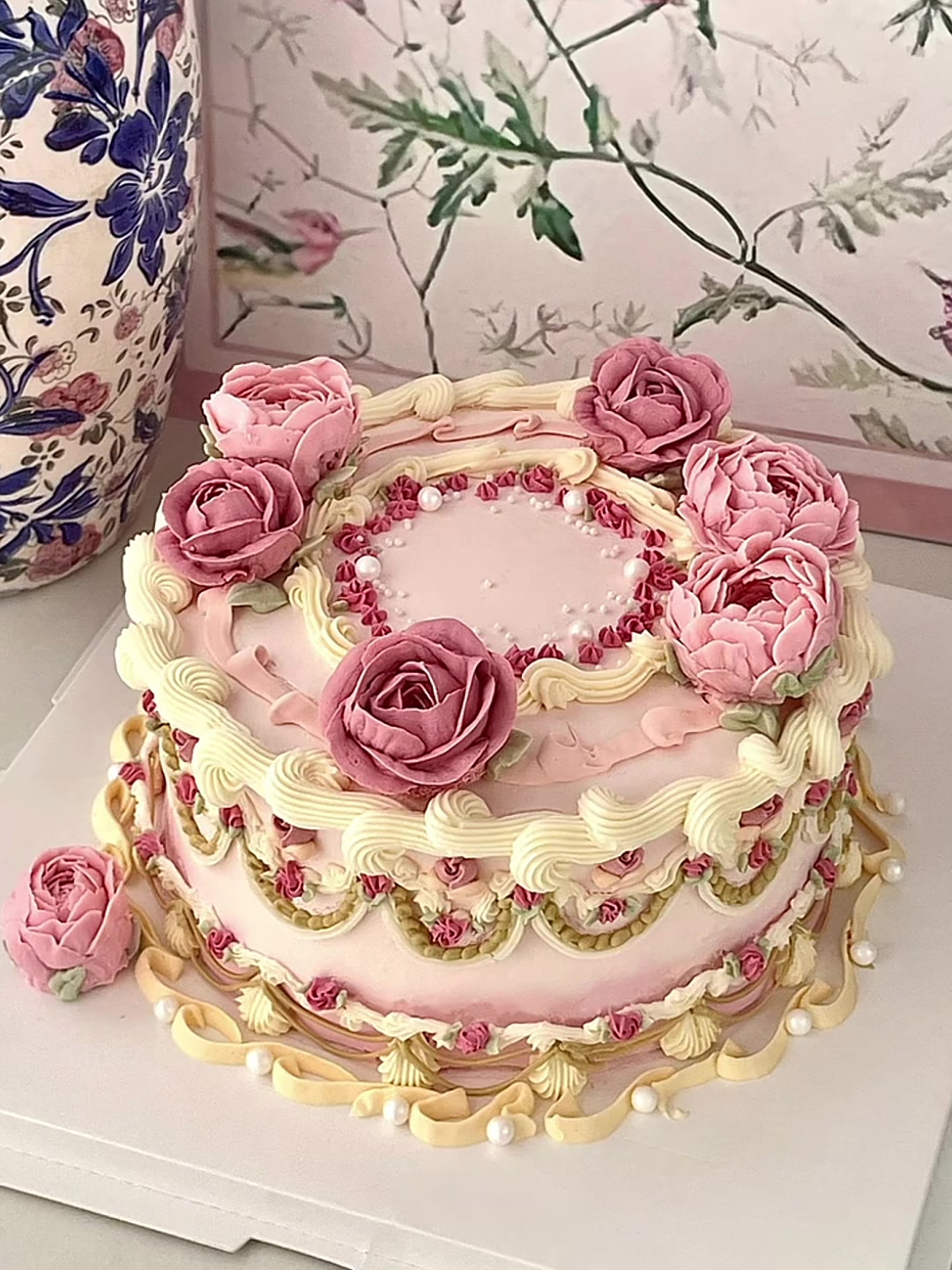 沉浸式制作玫瑰婚礼蛋糕