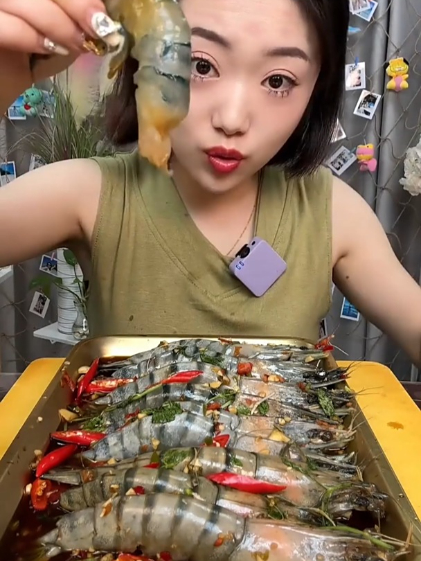 黑虎虾入锅,油焖鲜香飘满屋