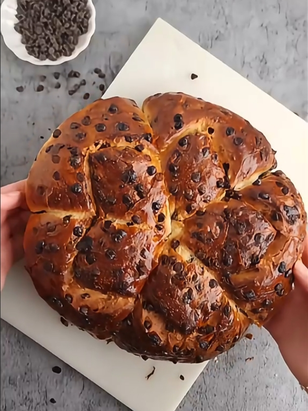 巧克力葡萄干面包,甜蜜与丰富口感的双重享受!