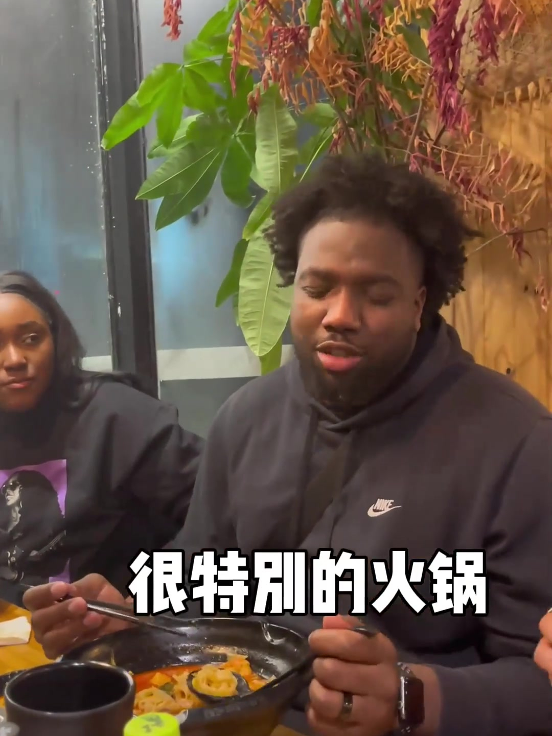 麻辣烫大比拼!杨国福VS张亮,哪个更好吃?评论区见真相!