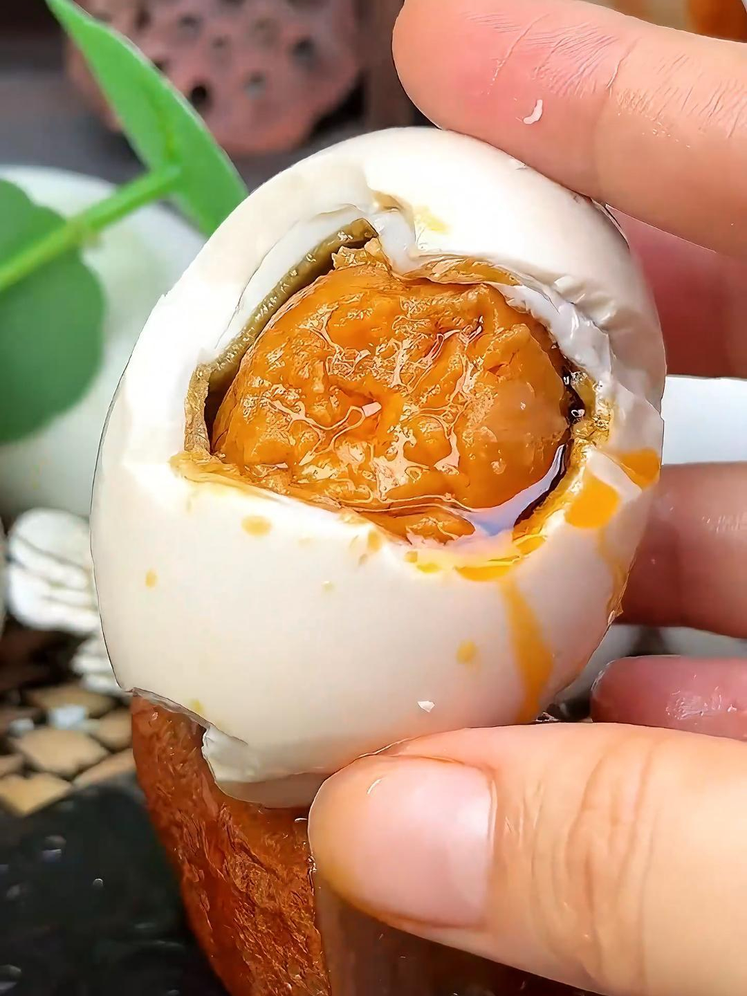 原生态散养的鸭蛋你吃过吗?正宗北海红树林的海鸭蛋,真的太香了