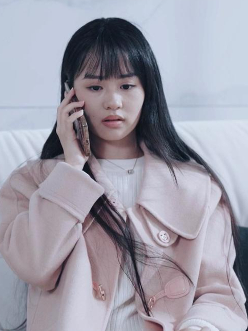 女孩买了个浴桶,却惊奇地发现,放进去的东西一律传送到了古代