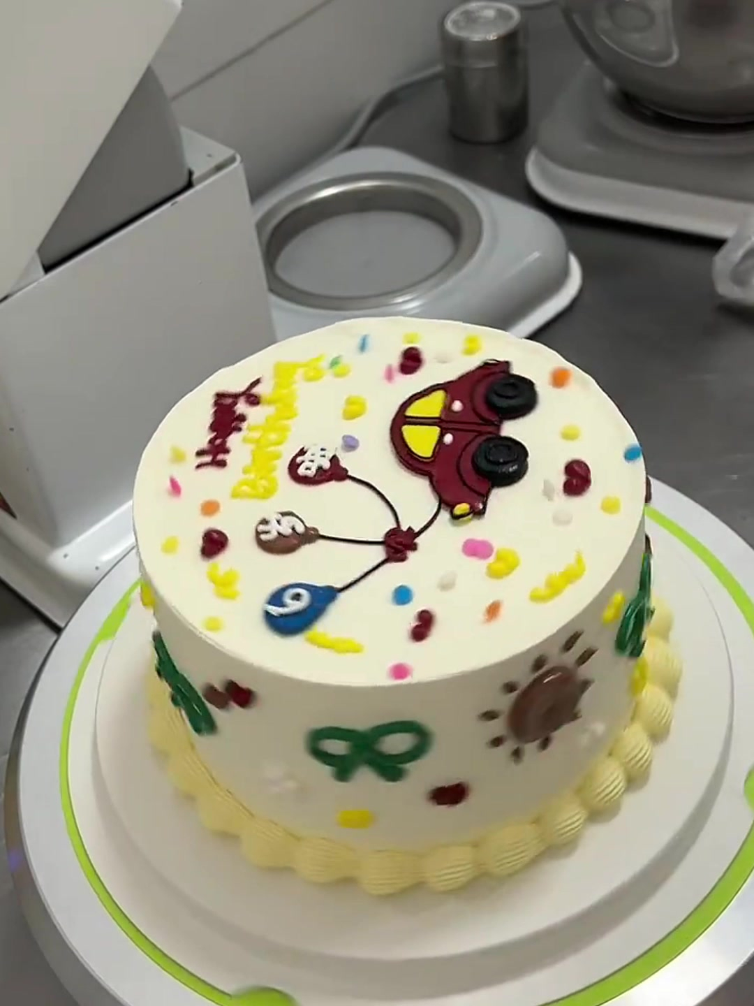 沉浸式制作手绘小汽车蛋糕