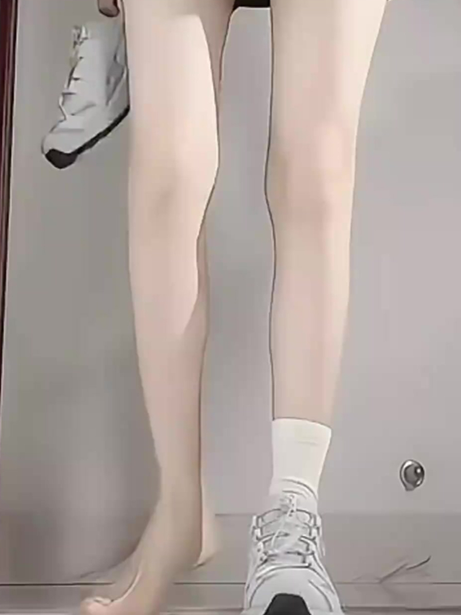 女生穿运动鞋真好看!