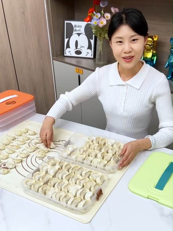 用这款分层饺子盒装饺子,放冰箱不干皮不串味,拿取也不粘连!