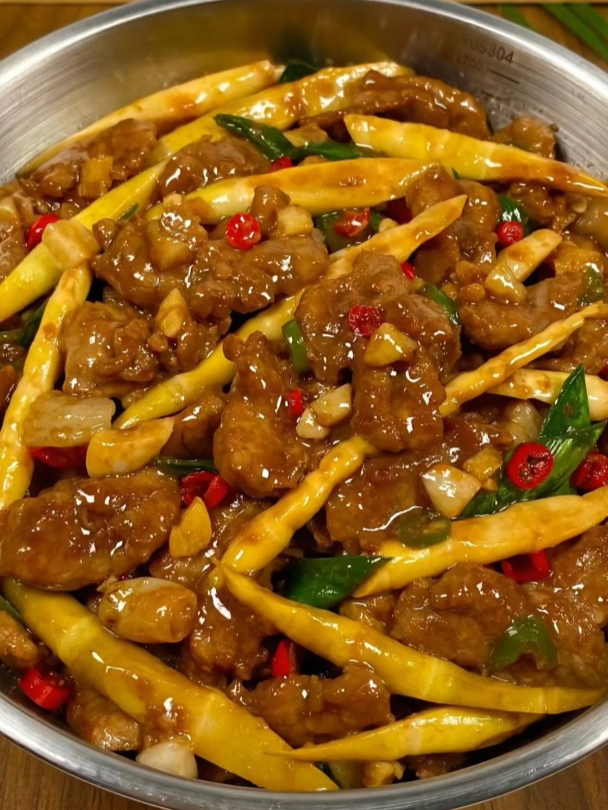 20025年夜饭菜单十道特色美食,学会给家人露一手