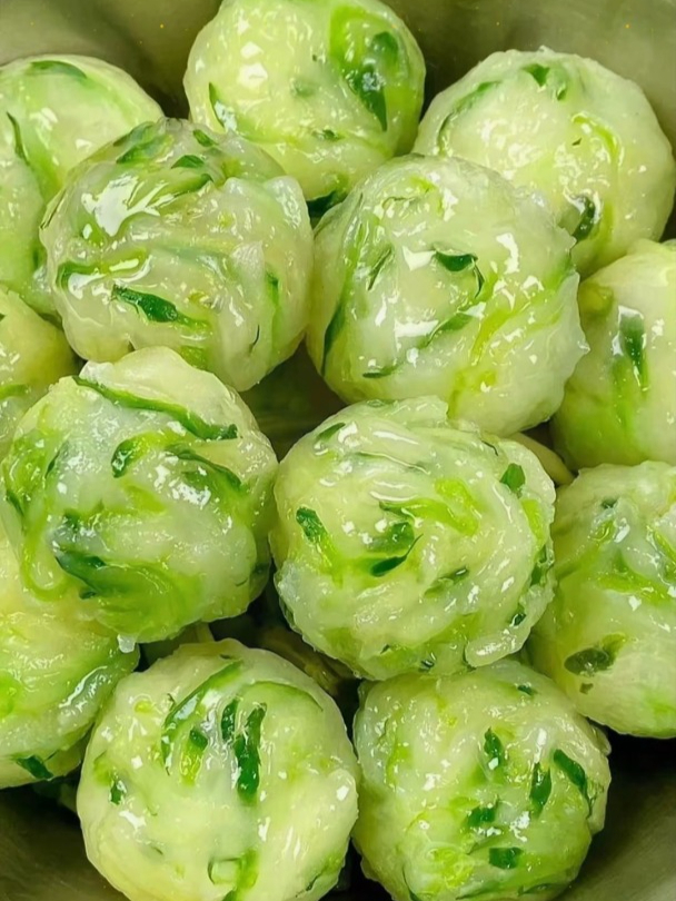 过年餐桌上必备的八道家常素菜,让你做出既有年味又健康的年夜饭