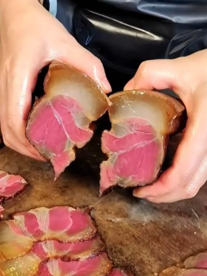 年味满满,自制烟熏腊肉,品味农家春节风情