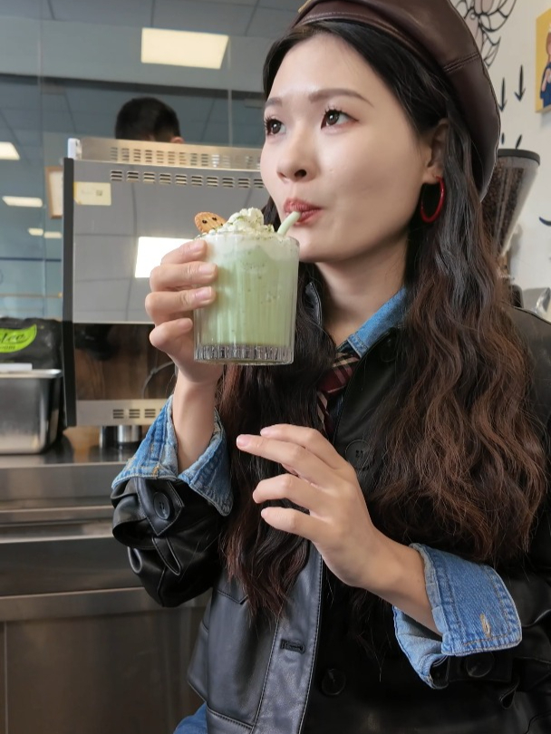 一天喝了超多杯奶茶