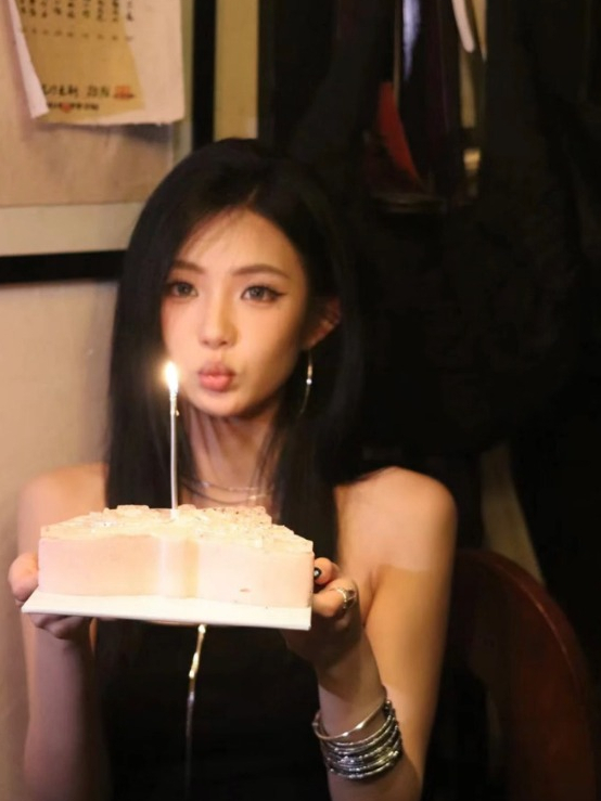5个动作!生日包出片的发朋友圈我该选哪张