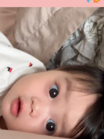 我养的小金鱼好像生病了,它都不怎么游了