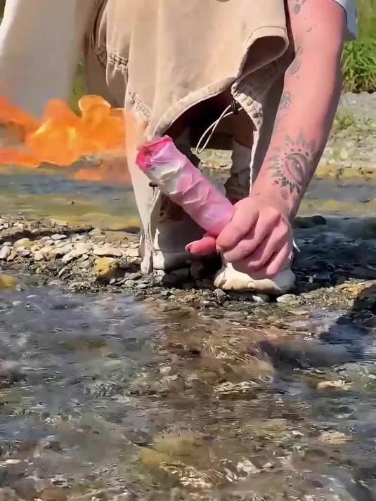 火柴磷面裹纸巾涂凡士林制防潮火把