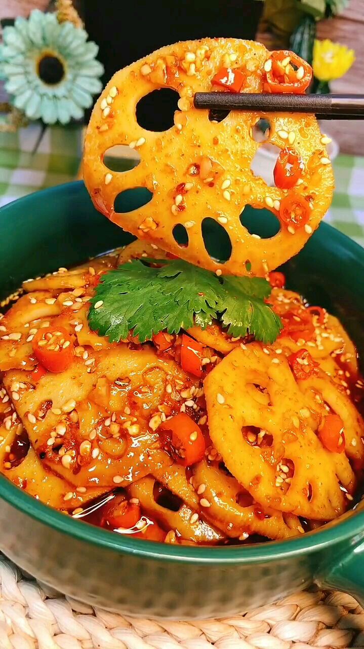 秘制藕片,香辣解馋