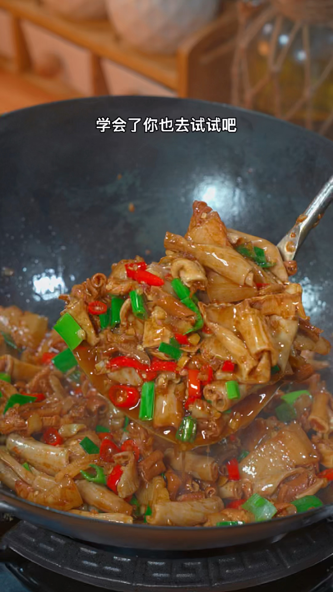 生炒鸭肠的做法,不用焯水,炒出来又脆又嫩,太下饭了