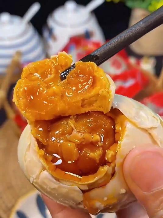 广西烤海鸭蛋黄：松沙流油不齁咸