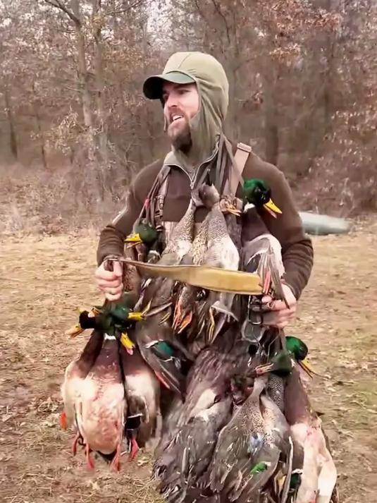 为了能够消灭更多的野鸭,农场主继续布设陷阱吸引野鸭过来!