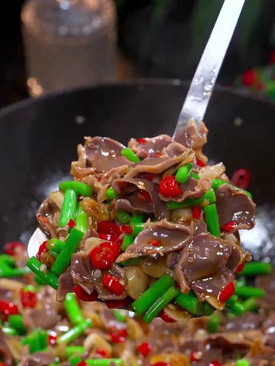 泡椒鸡胗这样炒香辣脆爽，做法简单