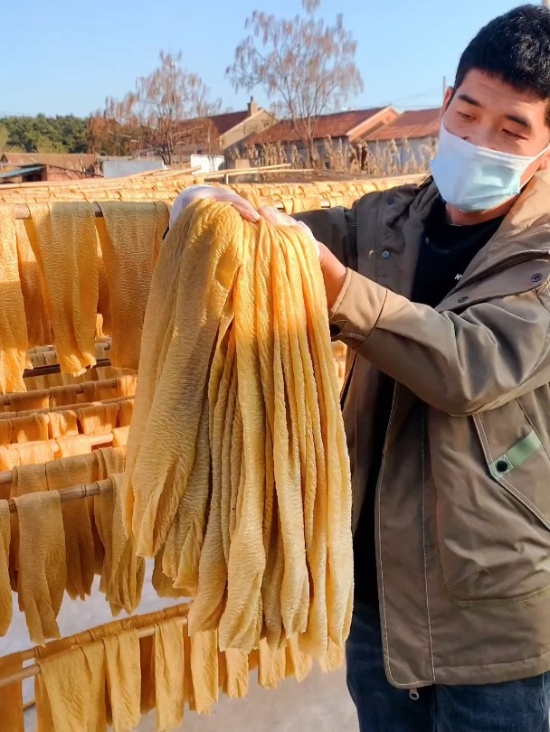 不加盐的豆皮你吃过吗?河南老家豆皮人造肉,炒菜炖菜都特别好吃