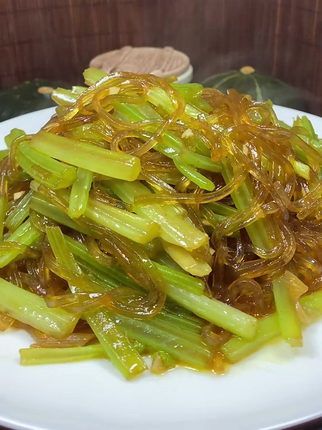 好吃的家常菜 芹菜炒粉