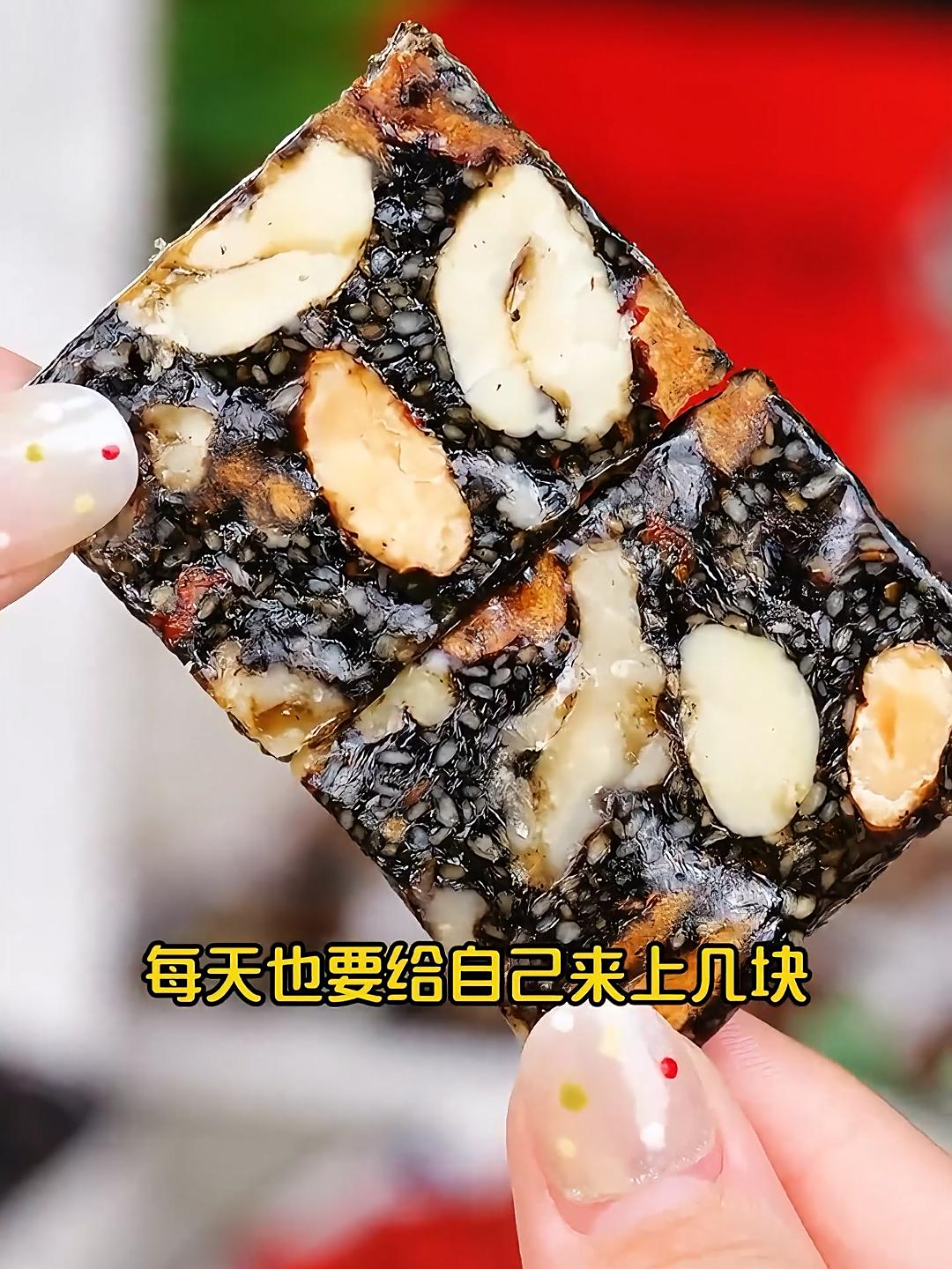 过年不知道送什么?看看这个阿胶糕吧,富含胶原蛋白纯手工熬制的