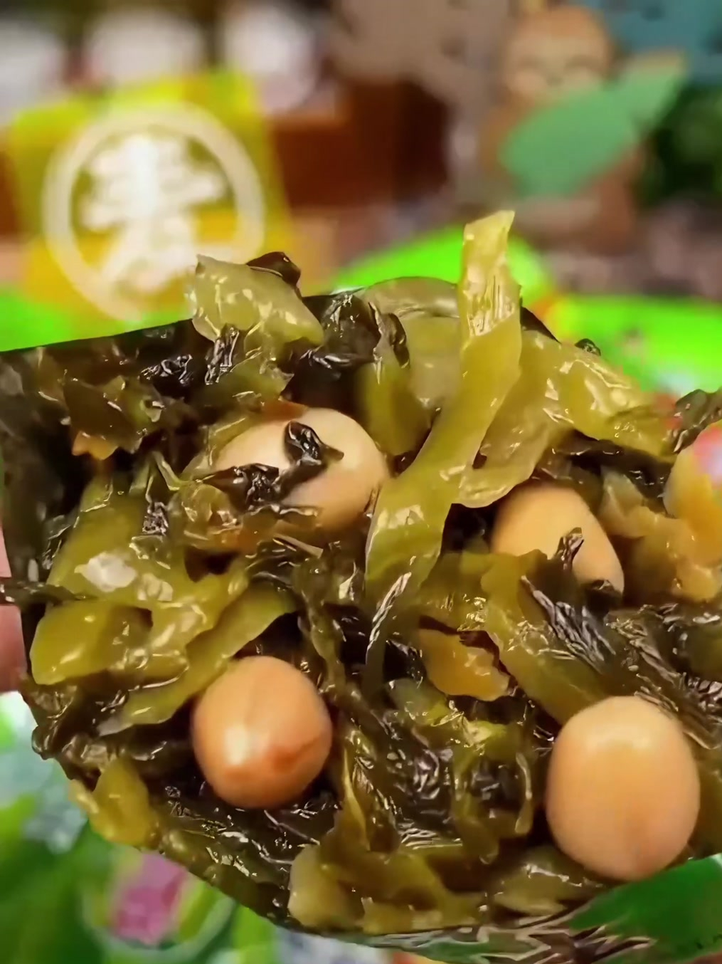 面对满桌饭菜却毫无胃口?那就试试梅菜花生吧,下饭还解腻