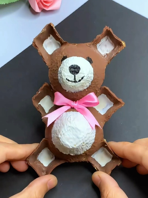 一家人用鸡蛋托做的亲子创意手工diy