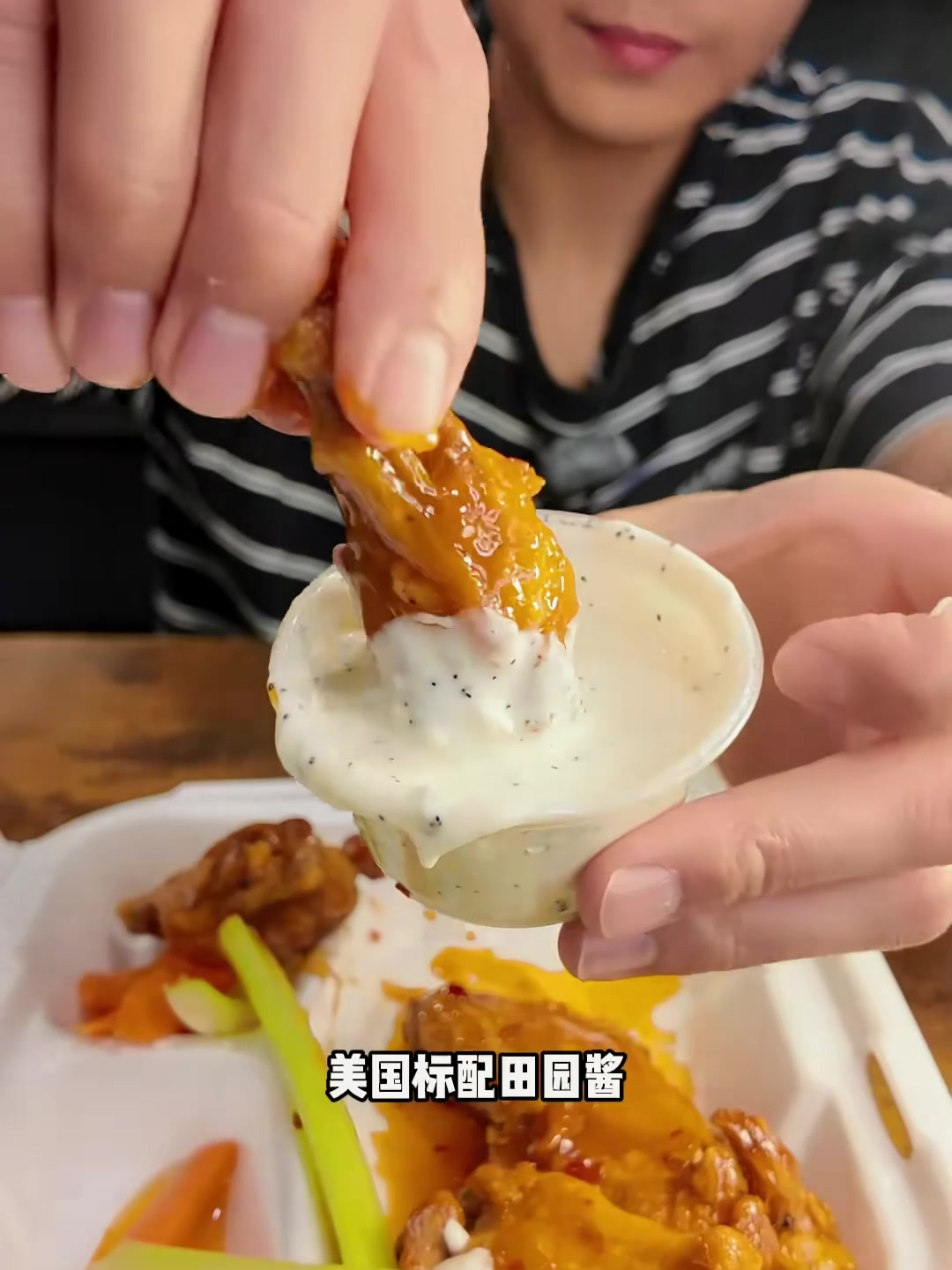 ②美国深夜去探索最底层夜宵店,看看都能吃到什么?