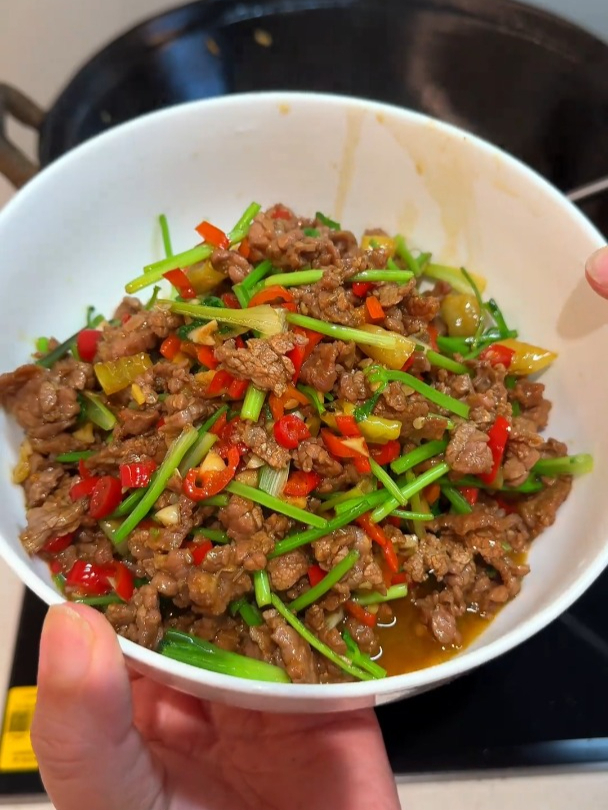 小炒黄牛肉这样做又香又嫩特别下饭