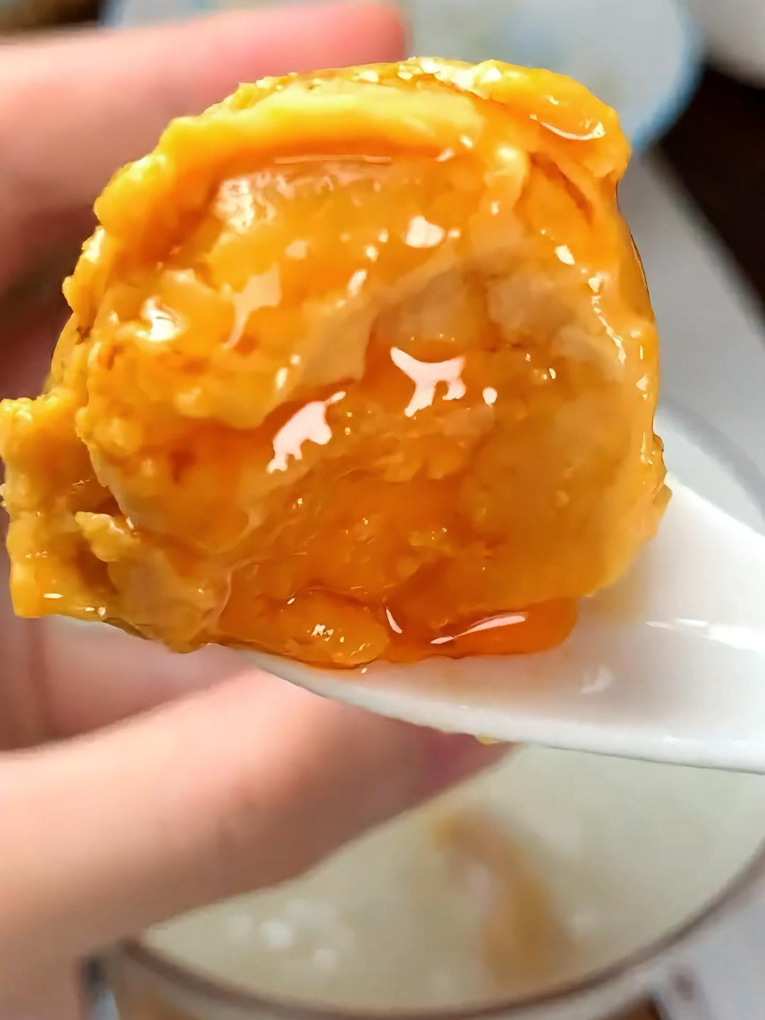 散养鸭蛋的鲜美滋味,吃上一口就会让你回味无穷,还有海鲜的味道