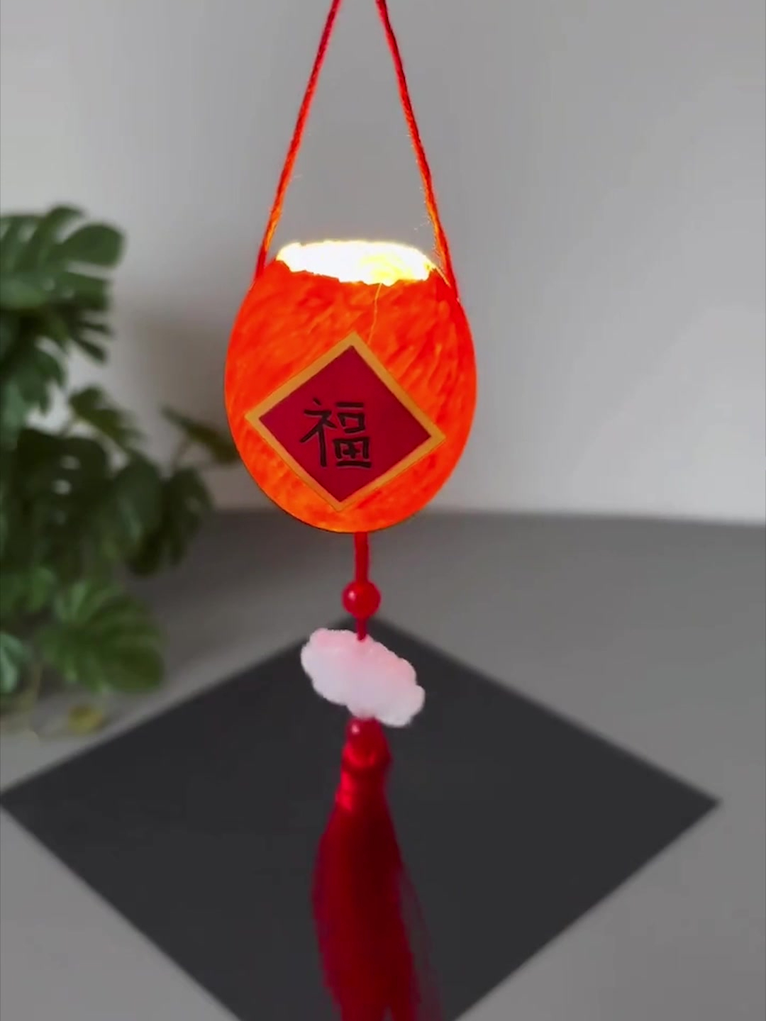 鸡蛋壳做的红灯笼
