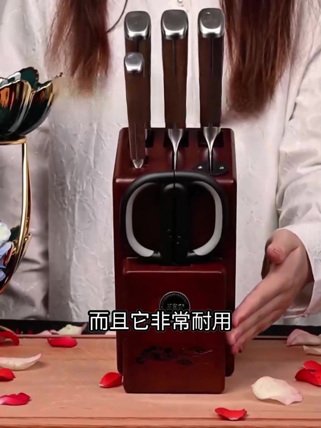 还在选普通刀具?王麻子正品套装,轻松应对各种食材处理